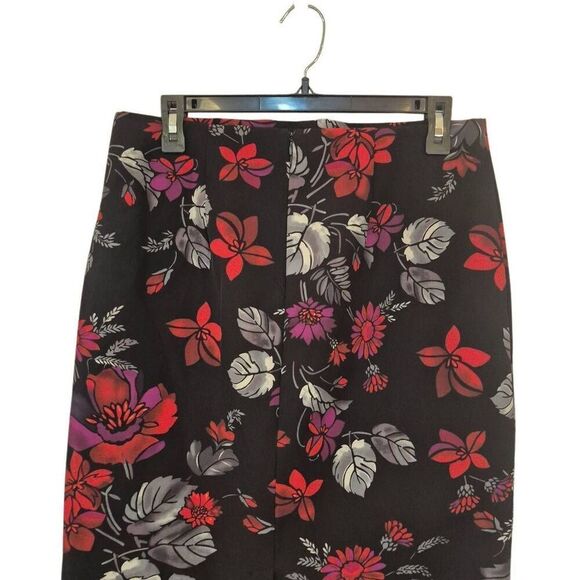 Philosophy Women's Black & Red Poly/Spandex Floral Straight Pencil Skirt - Picture 5 of 7